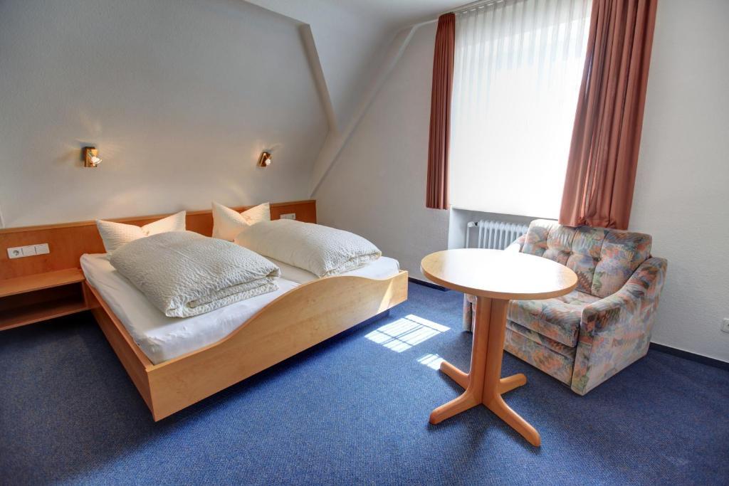 Gasthaus Zum Hirschen Oberrimsingen Room photo